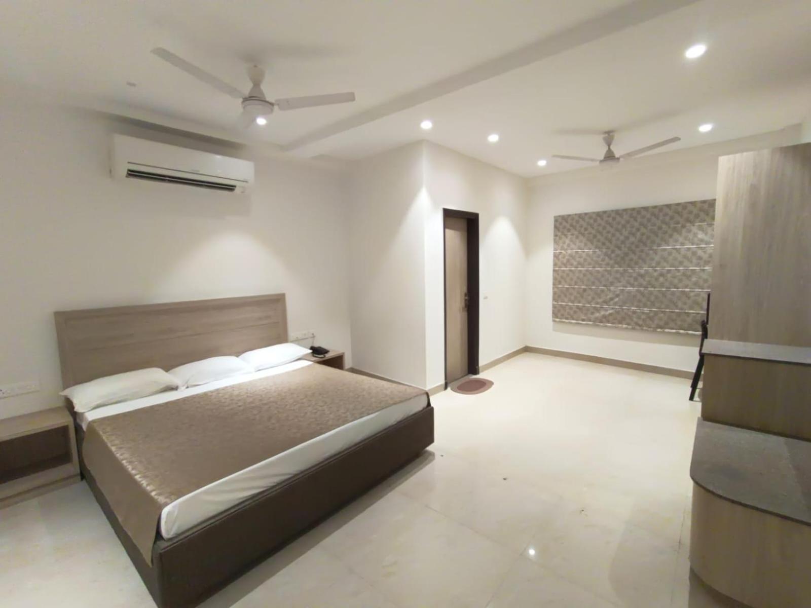 Hotel Bagla Atithi Banaras Varanasi Esterno foto