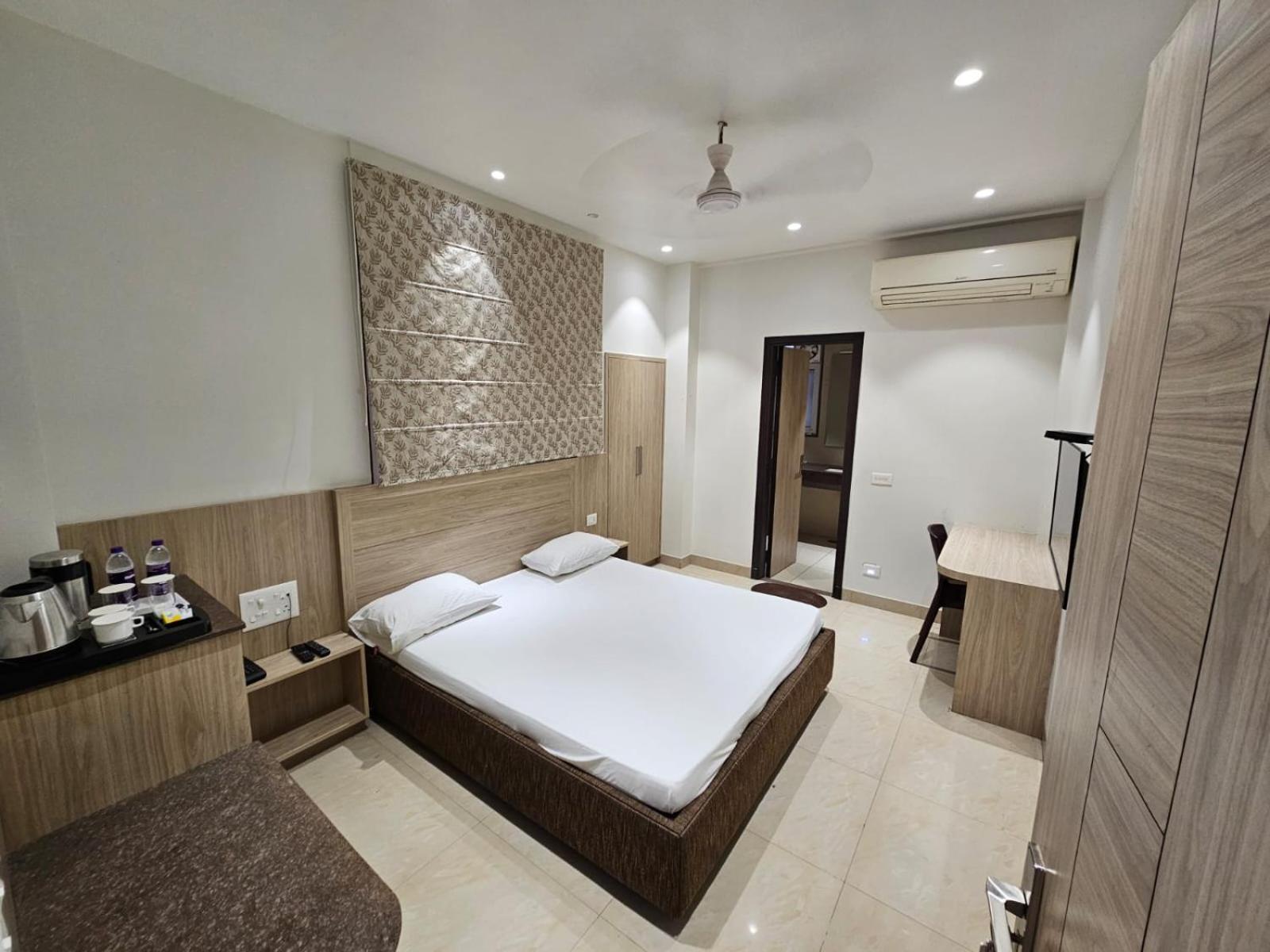 Hotel Bagla Atithi Banaras Varanasi Esterno foto